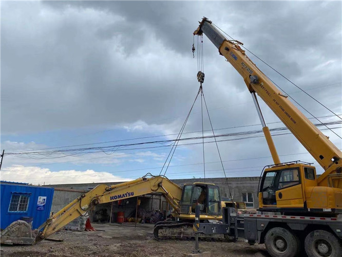 鹿邑县25吨吊车的工作半径是多少？